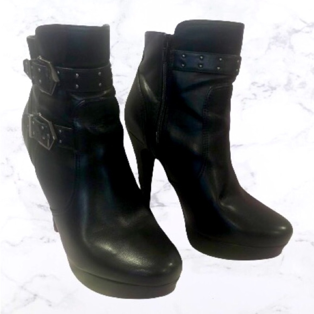 G by Guess Dalli Round Toe Ankle Bootie, Black, Size 10